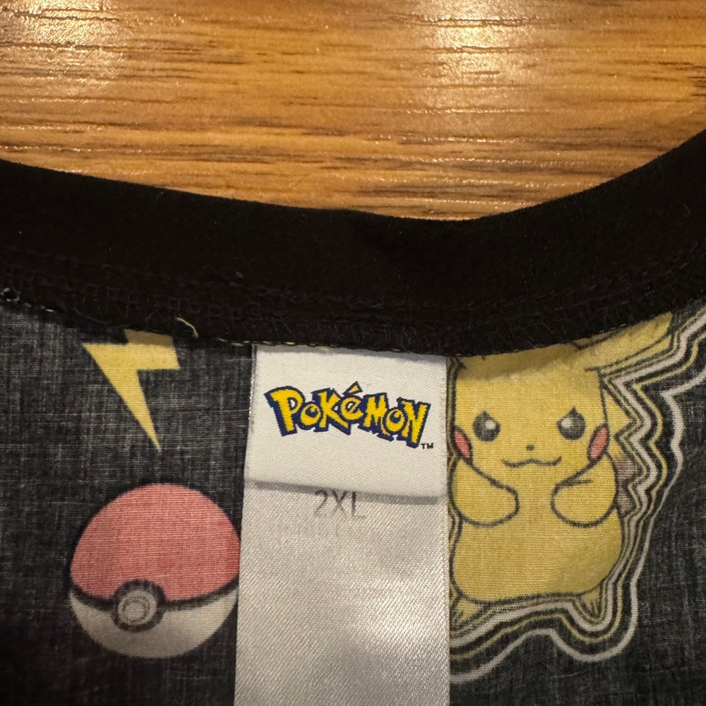 Black Pokemon Pikachu Scrub Top 2XL - Picture 9 of 9